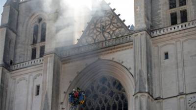 Поджигателем собора XV века во Франции оказался волонтёр - inform-ua.info - Франция - Руанда