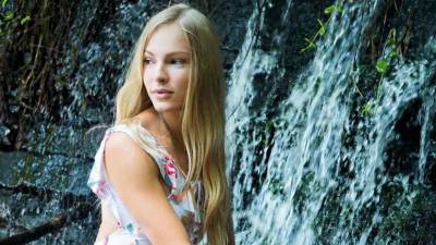 Дарья Клишина - Юлия Ефимова - Легкоатлетка Клишина опубликовала фото в купальнике на фоне водопада - russian.rt.com