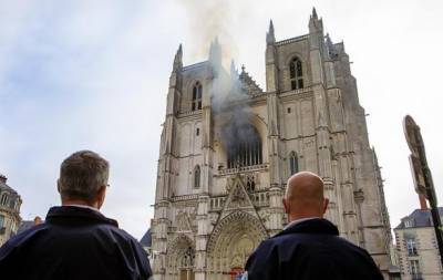 Пожар в кафедральном соборе Нанта: подозреваемый признался в поджоге - unn.com.ua - Киев - Франция - Нант - Руанда