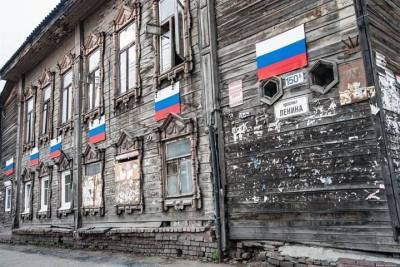 Редкий медведь на Байкале и дети пандемии в Омске. Сибирь за неделю - tayga.info - Новосибирск - Омск - Томск