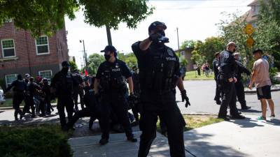 Почти 60 полицейских пострадали в ходе беспорядков в Сиэтле - russian.rt.com - США - Сиэтл