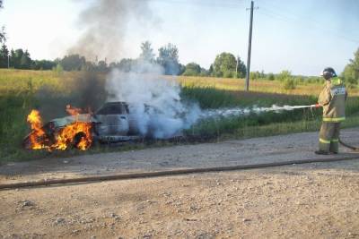 В Гарях Ивановской области сгорел автомобиль - mkivanovo.ru - Ивановская обл.