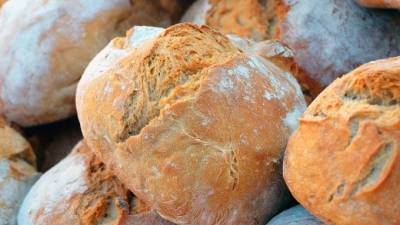 В "Роскачестве" рассказали, какой хлеб плесневеет быстрее - piter.tv