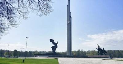 Янис Домбрава - Латышские националисты снова предлагают снести памятник Освободителям Риги - eadaily.com - Рига - Латвия