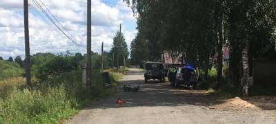 Водитель мопеда в Карелии едва не снес столб и столкнулся с попутным авто - stolicaonego.ru - Карелия