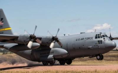 Появилось невероятное видео посадки C-130 Hercules на новом тактическом аэродроме (ВИДЕО) - enovosty.com - США - Гернси - штат Вайоминг