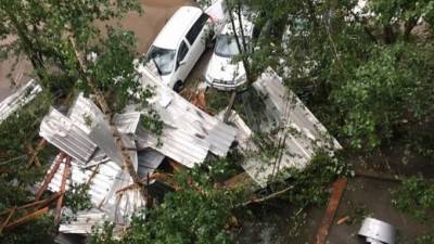 Пронесшийся в Чите ураган сорвал с домов крыши - piter.tv - Чита - Нижние Серги