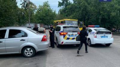 В Киеве милиция задержала двух молодых людей за похищение автобуса и опасное вождение - ru.espreso.tv - Киев