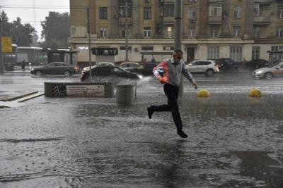 Водителей призвали соблюдать осторожность на дорогах из-за непогоды в Москве - vm.ru