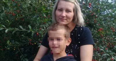 В Красноярском крае 10-летний мальчик спас маму из тонущей машины - ren.tv - Россия - Красноярский край