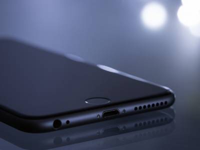 Хакеры нашли способ взломать любой iPhone - live24.ru - Китай