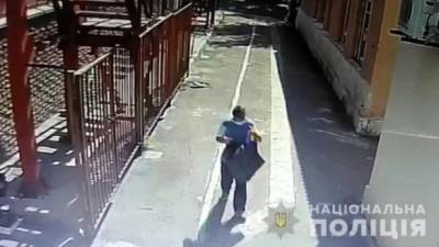 Нападение на синагогу в Мариуполе расследуют как покушение на убийство, нападавшего разыскивают - ru.espreso.tv - Мариуполь - Донецкая обл. - Нападение