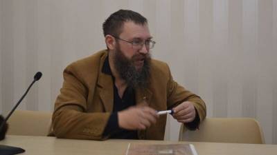 Стерлигов заявил, что не пропускает пешеходов на «зебре», потому что спасает - riafan.ru - Санкт-Петербург