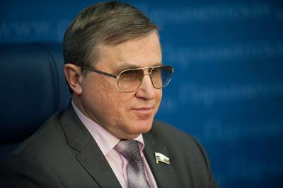 Олег Смолин - Смолин поддержал идею исключить иностранный язык из обязательных предметов для ГИА - pnp.ru