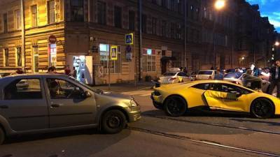 В Петербурге в ДТП попала Lamborghini известного блогера - iz.ru - Москва - Санкт-Петербург - Израиль - Батайск