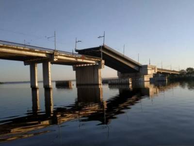 В Николаеве утром внезапно развелся мост через реку: движение транспорта заблокировано - golos.ua - Украина - Киев - Николаевская обл. - Гсчс