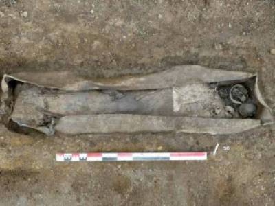 Во Франции нашли воздухонепроницаемый свинцовый 1500-летний саркофаг - golos.ua - Франция