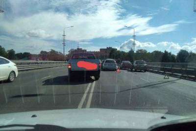 В Пскове участники ДТП с пятью машинами не стали обращаться в ГИБДД - mk-pskov.ru - Псков