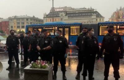 Илья Азар - Светлана Прокопьева - Полиция задержала 17 человек на пикетах около здания ФСБ - govoritmoskva.ru - Псков