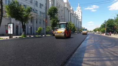 Лихачи и любители прогулок. Кто помешал быстрому ремонту проспекта Революции в Воронеже - vestivrn.ru - Воронеж