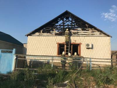 Пенсионерка и взрослый сын погибли при пожаре в Воронежской области - moe-online.ru - Воронежская обл.