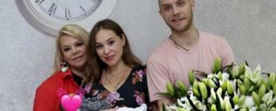 Яна Поплавская - Яна Поплавская забрала внука из роддома и сказала, как его назвали - runews24.ru