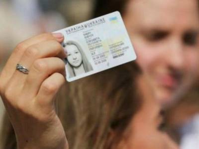 Андрей Тарасов - До завершения карантина украинцы обязаны носить с собой паспорт гражданина Украины или ID-карту - адвокат - golos.ua - Украина