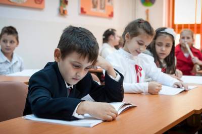 В МОН объяснили, кто должен обеспечить школы масками и антисептиками - vkcyprus.com - Украина