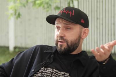 Комик Руслан Белый объяснил, почему жестко шутил о женщинах - vm.ru
