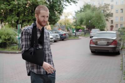 Давид Френкель - СК не стал заводить дело из-за сломанной руки корреспондента «Медиазоны» - rtvi.com - Санкт-Петербург