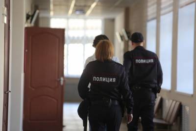Владимир Путин - Андрей Пивоваров - В Казани полицейские подбросили в офис «Открытых демократов» листовки и фаллоимитатор - znak.com - Россия - Казань