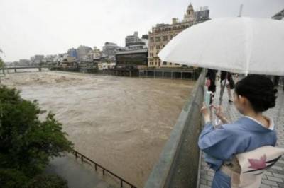Японию атаковала непогода: Разрушены дома и затоплены улицы - vkcyprus.com - Япония