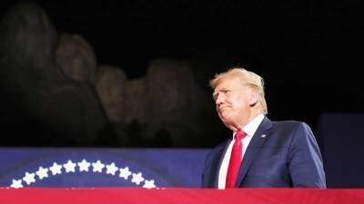 Дональд Трамп - Дональд Трамп заявил об угрозе "леворадикального фашизма" - svoboda.org - США - штат Южная Дакота
