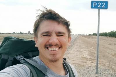 Петербуржец пешком отправился покорять Индию через Астраханскую область - ast.mk.ru - Санкт-Петербург - Тверь - Индия - Астраханская обл.
