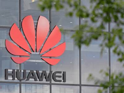 Huawei запатентовала смартфон со сменным зум-объективом - live24.ru - Китай