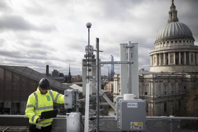 Борис Джонсон - The Telegraph: Великобритания откажется от услуг Huawei в сфере 5G - theins.ru - Китай - Англия