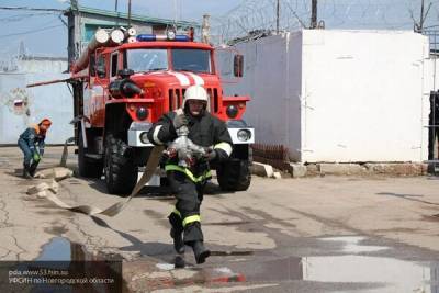 Сотрудники МЧС спасли мужчину из горящей квартиры в Усть-Камчатске - newinform.com - Камчатск