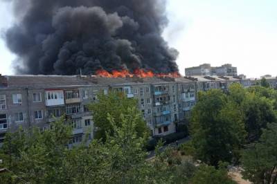 В Новой Каховке загорелось пятиэтажное жилое здание - newsone.ua - Новая Каховка