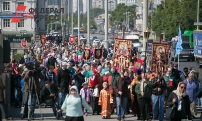 Виктор Томенко - В Алтайском крае во время пандемии прошел крестный ход. Роспотребнадзор требует разобраться - fedpress.ru - Барнаул - Алтайский край