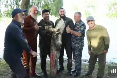 Рамзан Кадыров - Кадыров показал первую рыбалку на Лебедином озере в Чечне - kavkaz.mk.ru - респ. Чечня