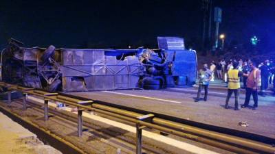 В Турции автобус влетел в строительный барьер: один человек погиб, 17 раненых - 24tv.ua - Турция - Анкара