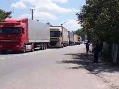 В Черновицкой области люди снова перекрыли трассу Черновцы – Житомир: выступают против укрупнения района - golos.ua - Черновицкая обл. - Черновцы - Житомир