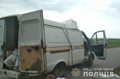 На Полтавщине подорвали автомобиль Укрпочты и украли 2,5 млн - focus.ua - Украина - Полтавская обл.