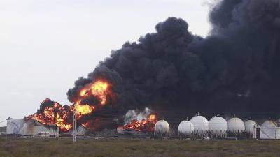 На крупнейшем нефтеперерабатывающем заводе Венесуэлы случился масштабный пожар – видео - ghall.com.ua - Венесуэла - Иран