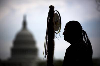 Дональд Трамп - Суд в США постановил закрыть нефтепровод по иску индейских племен - newsland.com - США - Вашингтон