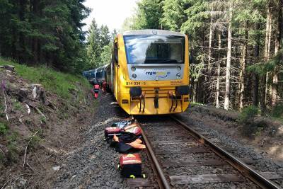 Карел Гавличек - В Чехии столкнулись два пассажирских поезда, есть жертвы - rtvi.com - Чехия
