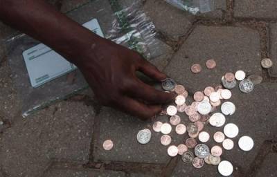 В Зимбабве власти потратили миллионы на машины во время голода - argumenti.ru - Зимбабве