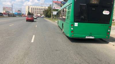 Виктор Елисеев - Пожилая челябинка пострадала при падении в автобусе - newdaynews.ru - Челябинск