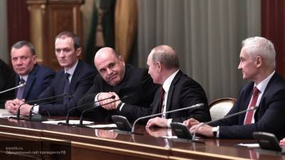 Владимир Путин - Михаил Мишустин - Кабмин РФ выделит 13,5 млрд рублей на пособия по безработице - polit.info - Россия
