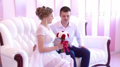 В пензенском загсе в День семьи, любви и верности поженились семь пар - penzainform.ru - район Октябрьский - Брак